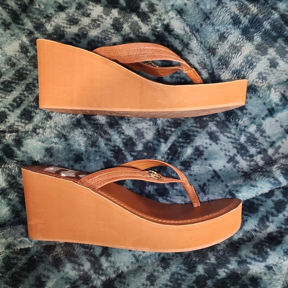ALDO Women’s Camel TAN Brown Sandals Platform Flip Flops Wedges Shoes Size 10 - Picture 7 of 8